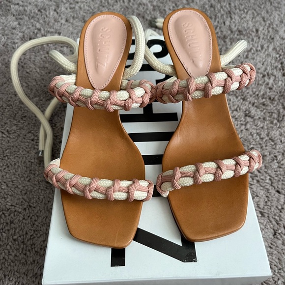 NWT Schutz Kirah Sandal in Nude & Cream - Picture 5 of 7